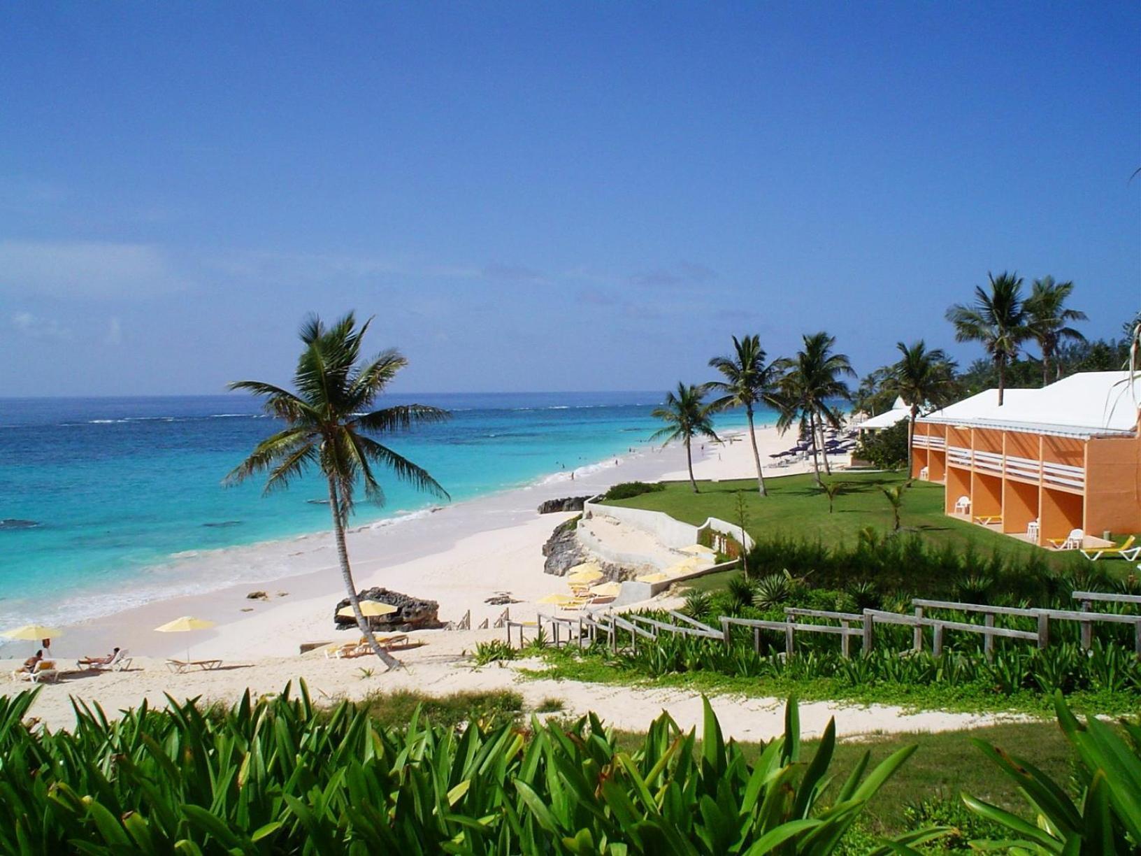 Coco Reef Bermuda Hotel Mount Pleasant Exterior photo