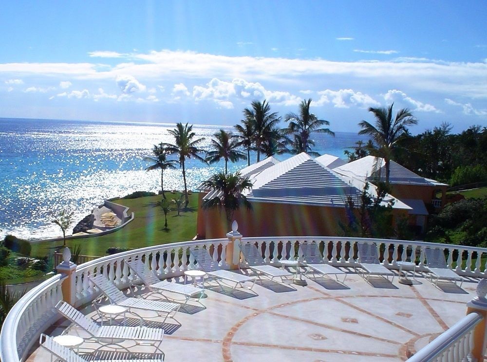 Coco Reef Bermuda Hotel Mount Pleasant Exterior photo